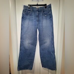 SANDRA BAGGY AMO JEANS EMOTION color. Size 31 EUC